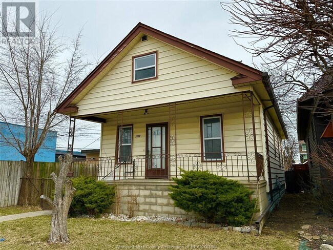 1608 Highland Ave in Windsor, ON - Building Photo - Building Photo