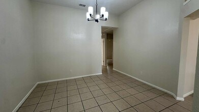 156 Lynn Loop in Laredo, TX - Building Photo - Building Photo