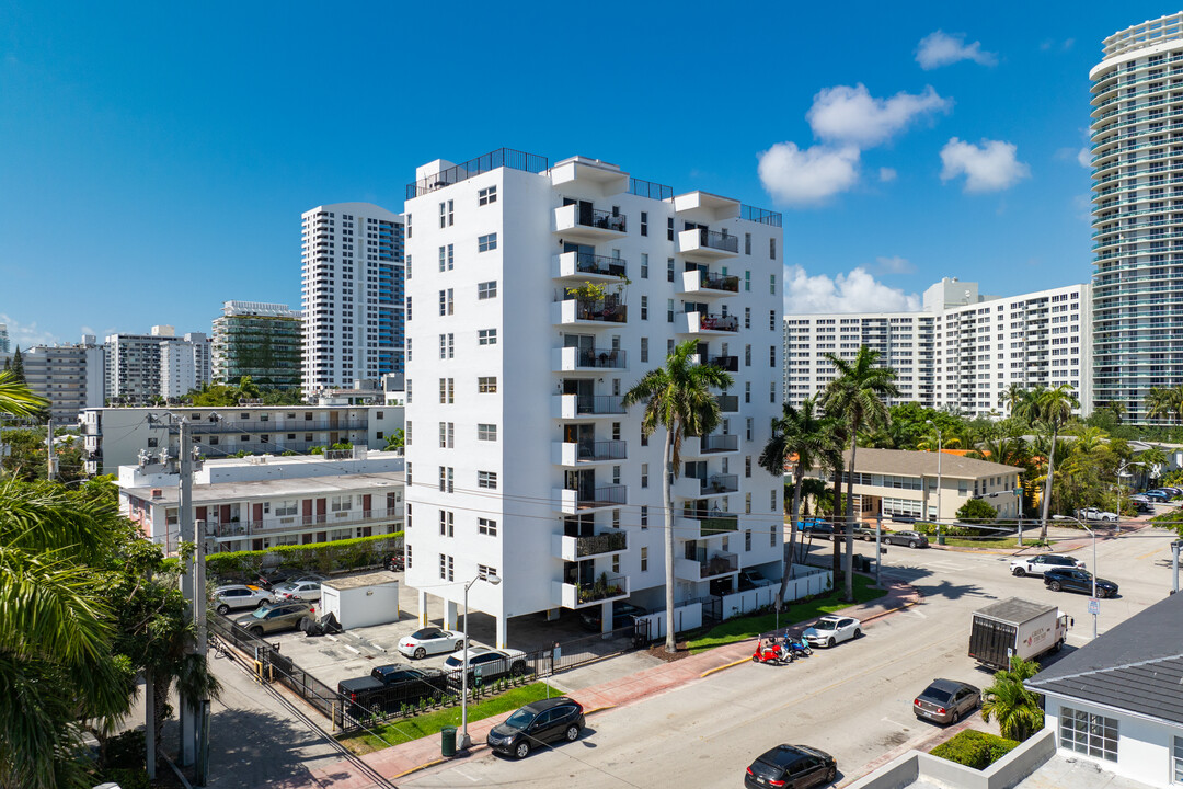 Bayshore Terrace in Miami Beach, FL - Foto de edificio