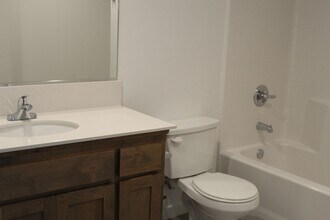 7304 Erskineville Dr in Bakersfield, CA - Building Photo - Building Photo