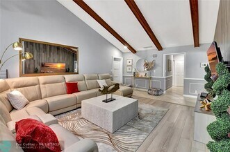 6133 Old Court Rd in Boca Raton, FL - Building Photo - Building Photo