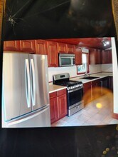 18 Buckwood Rd in Manchester, ME - Foto de edificio - Building Photo