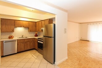 53 Paul St in Newton, MA - Building Photo - Building Photo