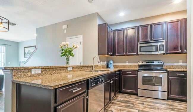 14210 Desert Haven St in Windermere, FL - Foto de edificio - Building Photo