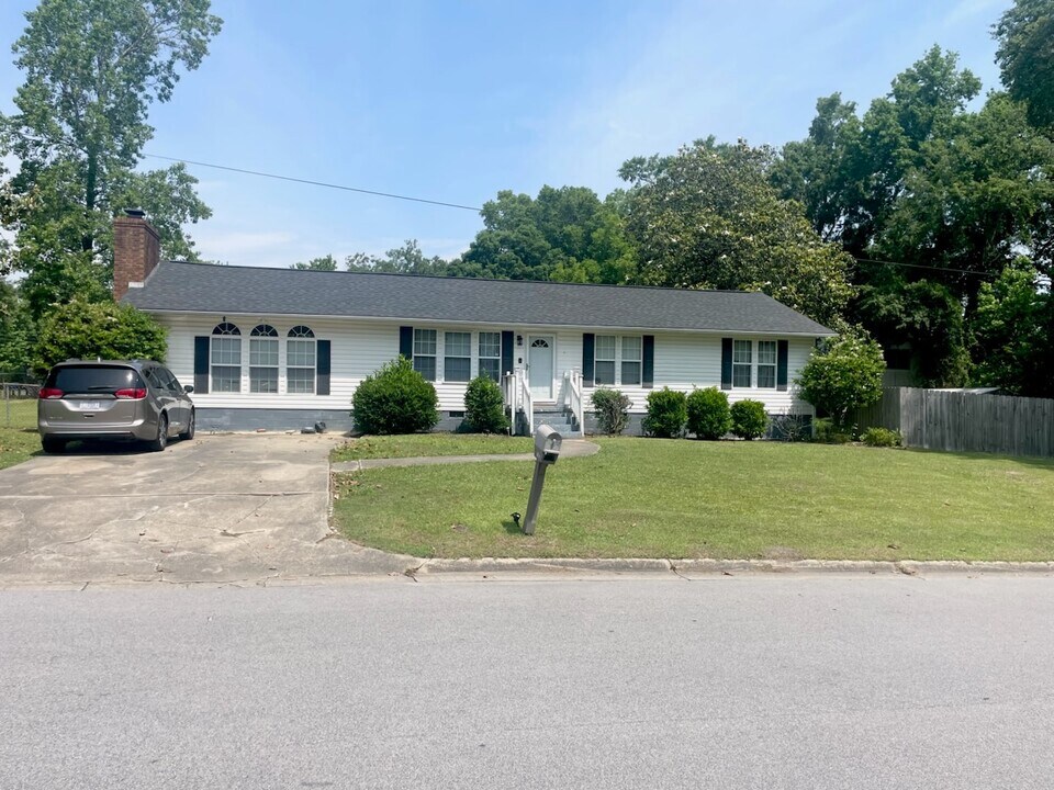 2208 Indian Dr in Jacksonville, NC - Building Photo