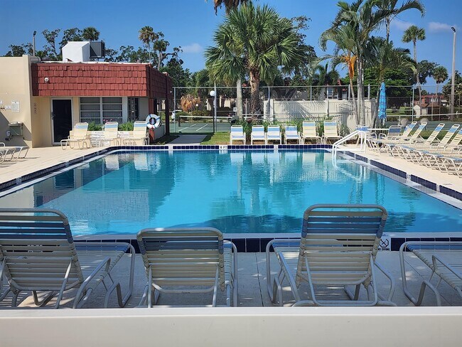 93 Spring Lake Dr photo'