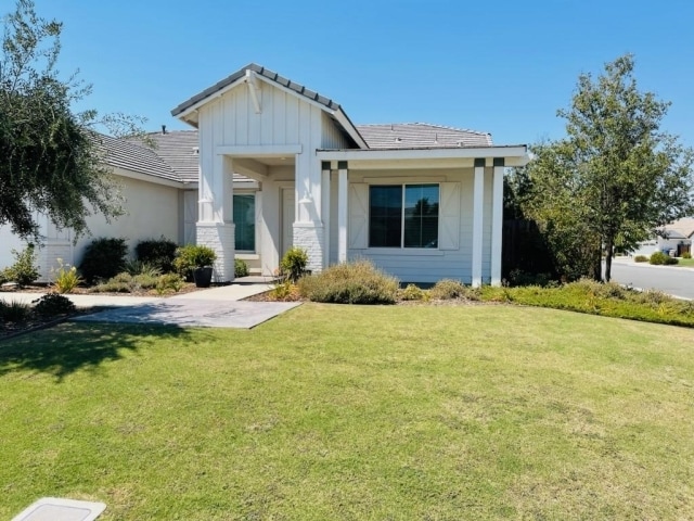 property at 9718 Alondra Dr