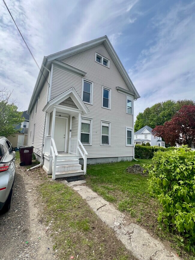 28 7th Ave, Unit #2 in Gloversville, NY - Building Photo - Building Photo