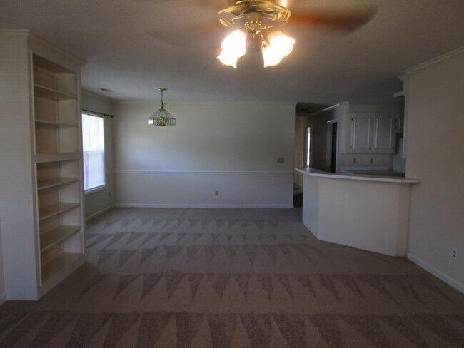 341 Wildwood Ave in Sumter, SC - Building Photo - Building Photo