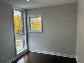 7070 Chem. de la Côte St Luc in Montréal, QC - Building Photo - Building Photo