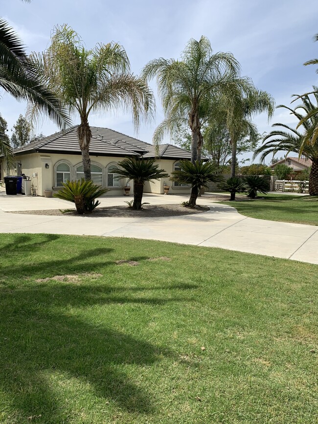 property at 5553 Bussell Rd