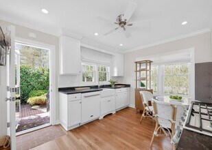 16 Miller Ln in East Hampton, NY - Building Photo - Building Photo
