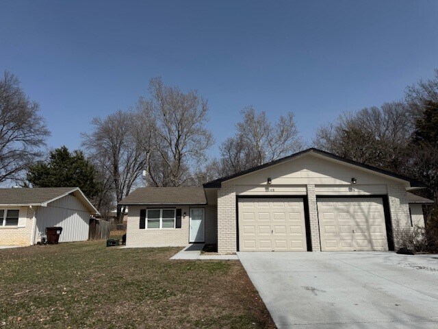 1108 W 29th Terrace in Lawrence, KS - Building Photo