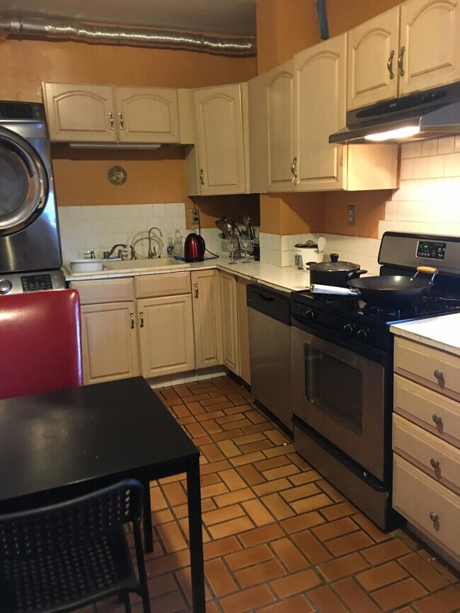 6 Wise St, Unit 1 in Boston, MA - Building Photo - Building Photo