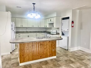 516 36th Ave N, Unit B in Myrtle Beach, SC - Foto de edificio - Building Photo