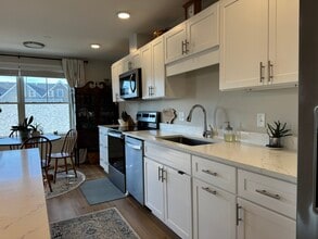 30 Pacer Way, Unit 219 in Scarborough, ME - Building Photo - Building Photo