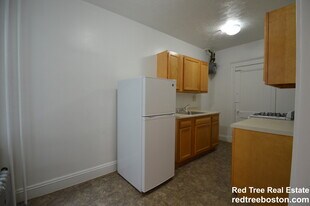 1167 Boylston St, Unit 17 in Boston, MA - Building Photo