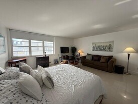 100 Lincoln Rd, Unit 316 in Miami Beach, FL - Building Photo