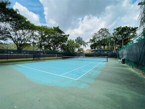 19555 E Country Club Dr, Unit 8204 in Aventura, FL - Foto de edificio - Building Photo