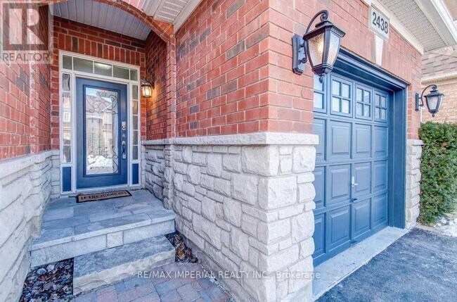 2438 Felhaber Crescent in Oakville, ON - Building Photo - Building Photo