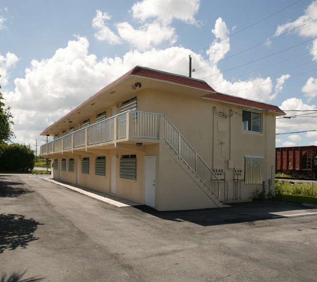 1152 17th Ave N in Lake Worth, FL - Foto de edificio - Building Photo