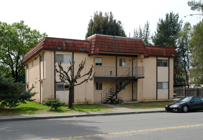 400 March Ave in Healdsburg, CA - Building Photo - Building Photo