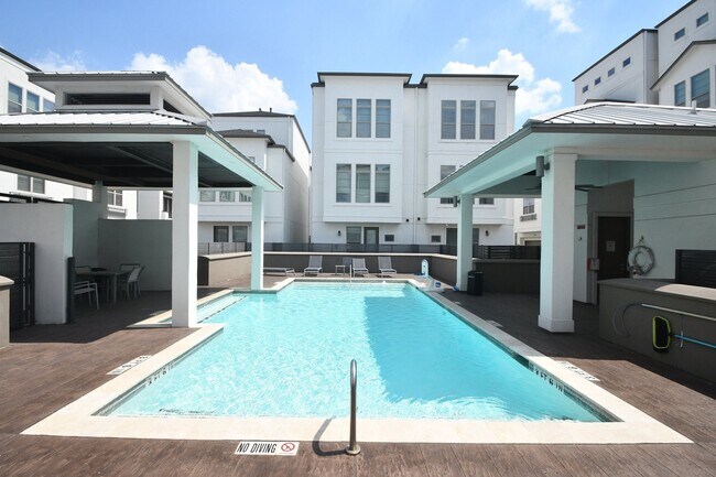 property at 5445 Larkin St