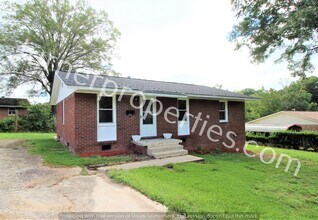 206 Sullivan St in Greenwood, SC - Building Photo - Building Photo