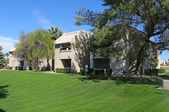 Galleria Apartments in Glendale, AZ - Building Photo - Building Photo