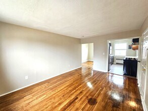 1001 S Main St, Unit 106 in Pleasantville, NJ - Building Photo - Building Photo