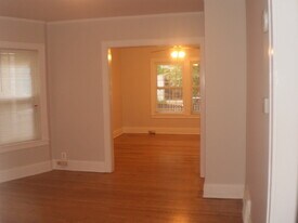 2017 Ridge Ave, Unit 1 in Evanston, IL - Building Photo