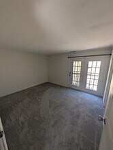 55 Cross St, Unit A2 in Danbury, CT - Foto de edificio - Building Photo