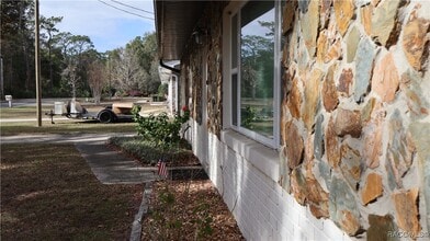 9601 W Berry Ln in Crystal River, FL - Building Photo - Building Photo