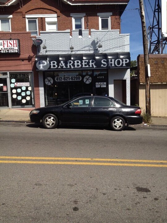 4523 Centre Ave in Pittsburgh, PA - Building Photo
