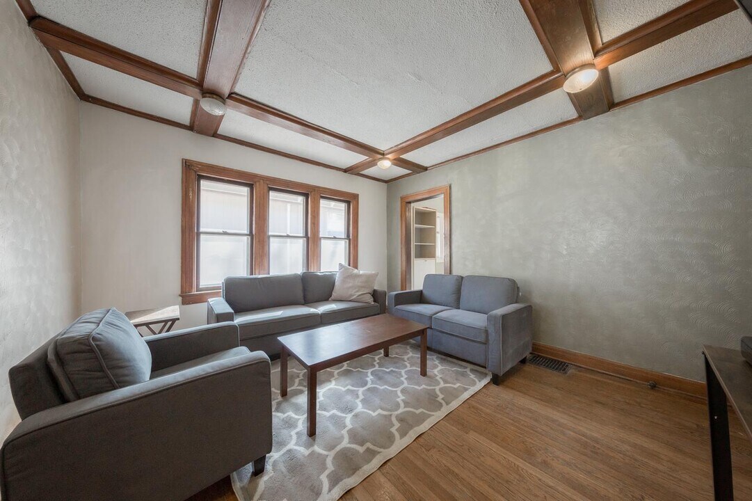 4626 Genessee St in Kansas City, MO - Foto de edificio