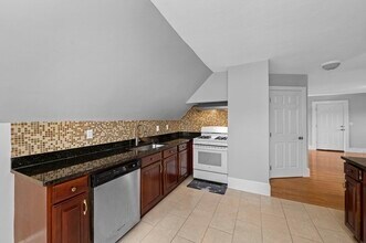 129 Lynnway, Unit #3 in Revere, MA - Building Photo - Building Photo