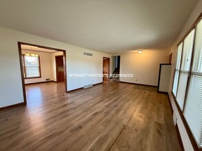 2203 NW Chipman Rd in Lee's Summit, MO - Building Photo - Building Photo