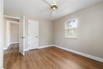 5020 Hickory Wood Dr in Naples, FL - Building Photo - Building Photo
