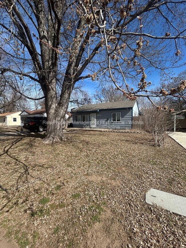 200 S Lamar Ave in Haysville, KS - Building Photo - Building Photo