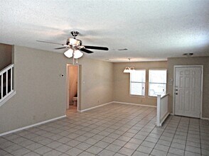 13038 Woller Vly in San Antonio, TX - Building Photo - Building Photo