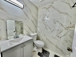 6032 SW 38th St in Miramar, FL - Building Photo - Building Photo