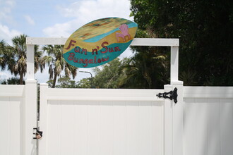 138 Avenida de la Isla in Nokomis, FL - Building Photo - Building Photo