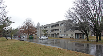 Clear Springs Apartments in Knoxville, TN - Building Photo - Building Photo