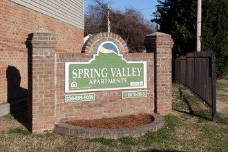 Spring Valley Apartments in High Point, NC - Building Photo - Building Photo