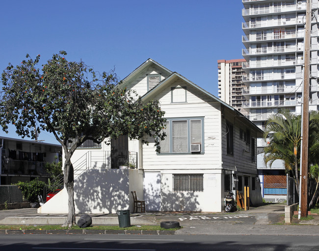 1542 Keeaumoku St in Honolulu, HI - Foto de edificio - Building Photo