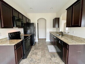 421 Emanuel Creek Drive in West Columbia, SC - Building Photo - Building Photo