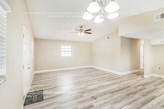 6330 S Selbourne Ave in Tampa, FL - Foto de edificio - Building Photo