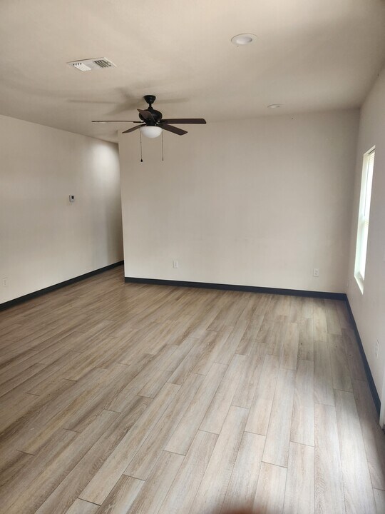 22806 Shady Forest Dr, Unit A in Elmendorf, TX - Building Photo