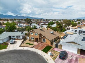 7604 Charles Conrad Cir in Las Vegas, NV - Building Photo - Building Photo