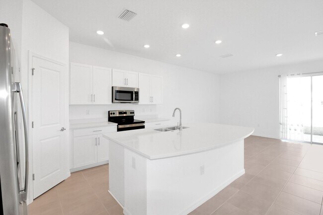 5728 Haven Ter in Nokomis, FL - Building Photo - Building Photo